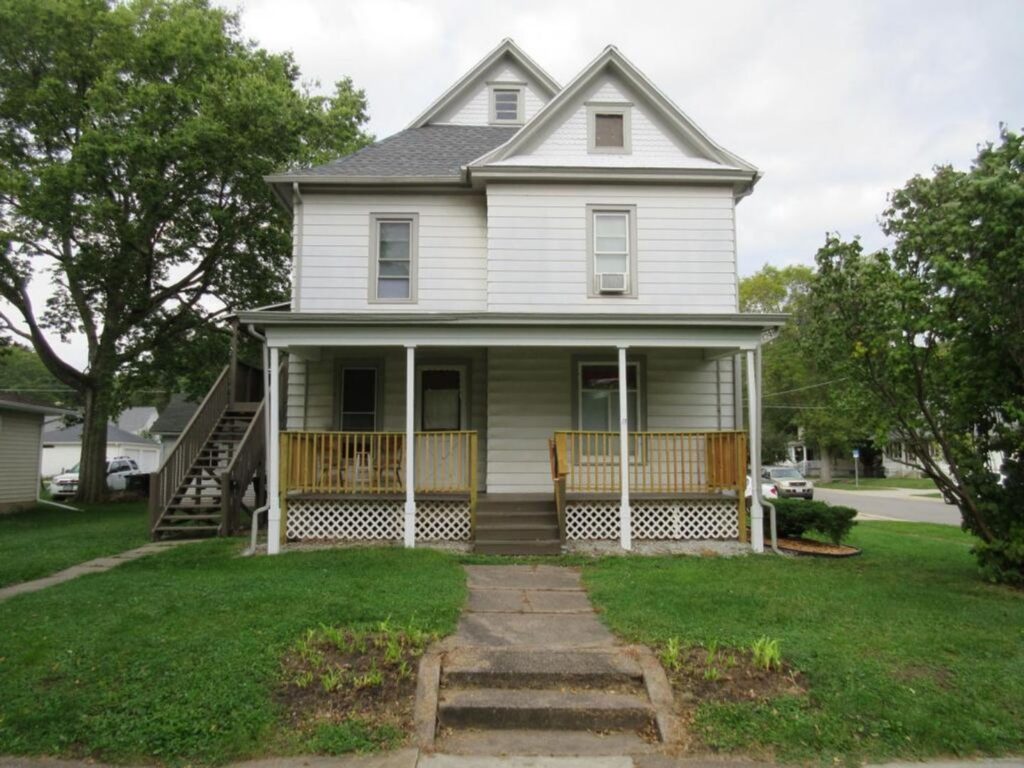 603 Iowa Street, Cedar Falls, IA 50613