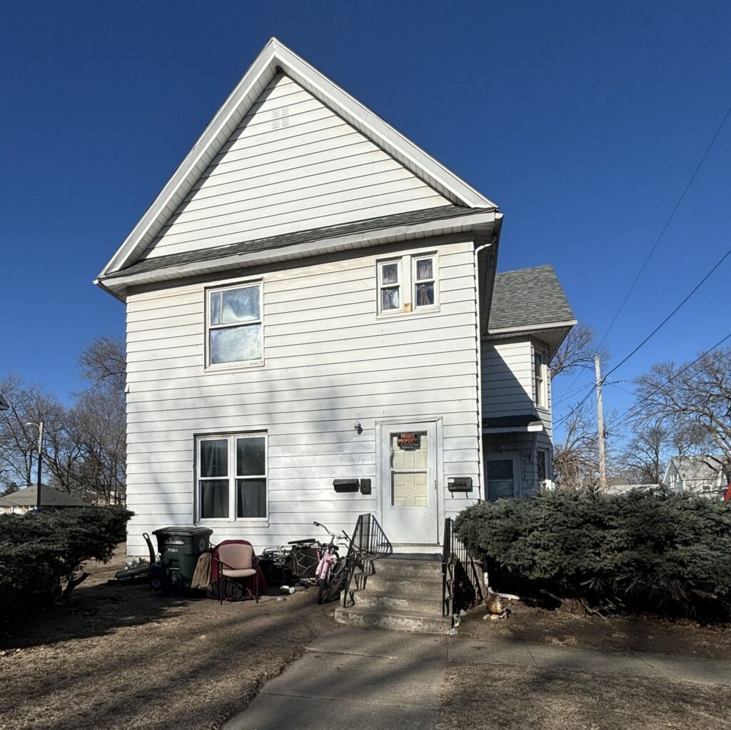 227 Independence Ave – 2, Waterloo, IA 50703